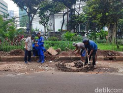 Urukan Sekitar Sumur Resapan Kuningan Ini Digali Lagi