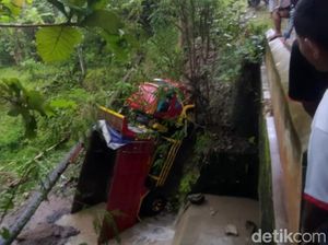 Truk Muatan Tanah Masuk Jurang di Perbatasan Bayat Klaten