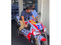 Momen Sandiaga Bertemu Enea Bastianini di Mandalika