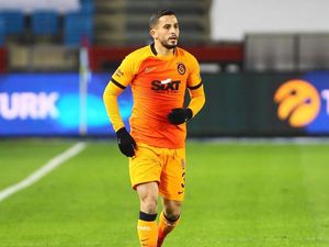 Omar Elabdellaoui Sempat Buta, Kini Bisa Kembali Bermain Bola Omar Elabdellaoui Sempat Buta, Kini Bisa Kembali Bermain Bola