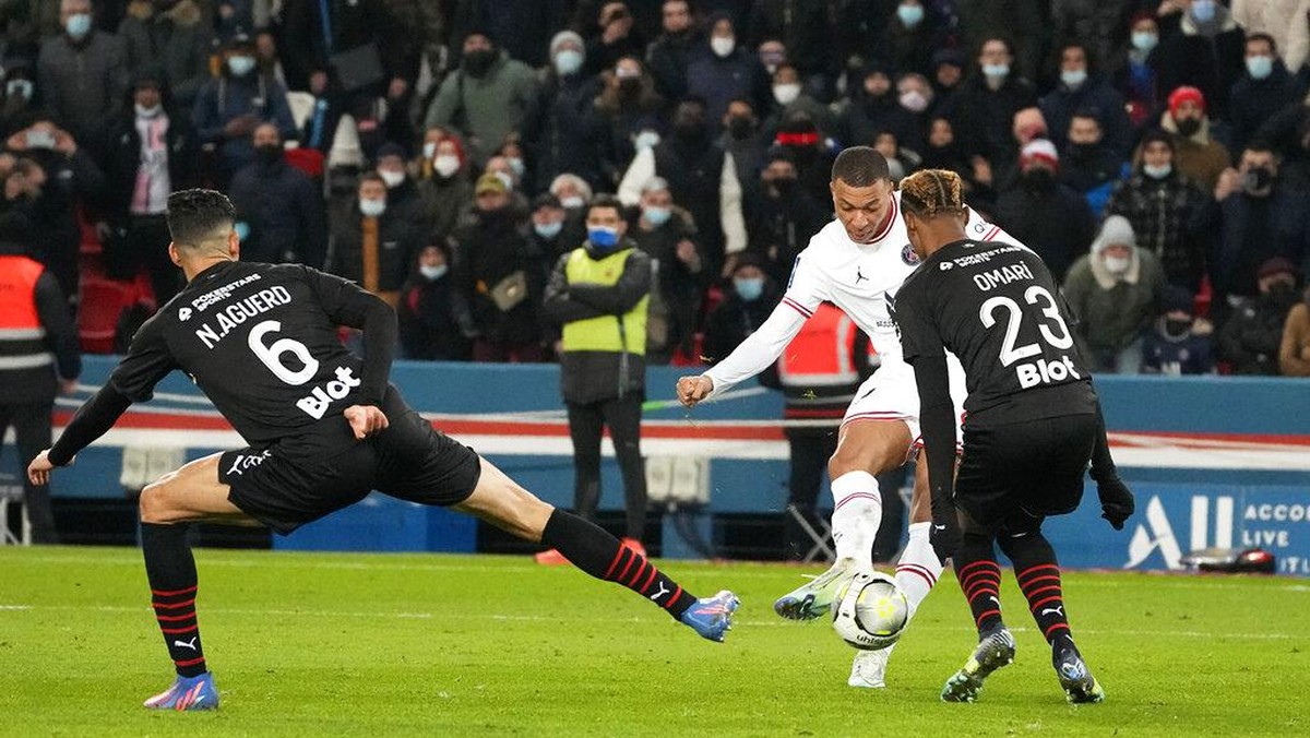 PSG susah payah kalahkan Rennes 1-0 lewat gol Kylian Mbappe (AP/Michel Euler)