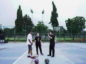 Ketua Umum Perbasi DKI Jakarta Tengok Pembinaan Generasi Muda Ketua Umum Perbasi DKI Jakarta Tengok Pembinaan Generasi Muda