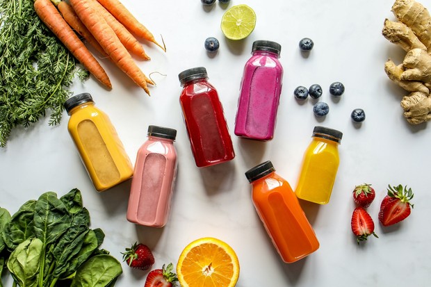 jus, smoothies, dan cold pressed juice memiliki tekstur yang berbeda