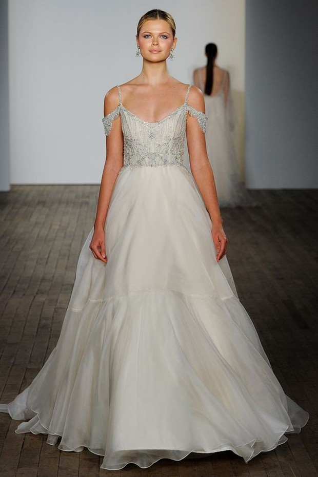 Pakailah Juliet cold shoulder gown