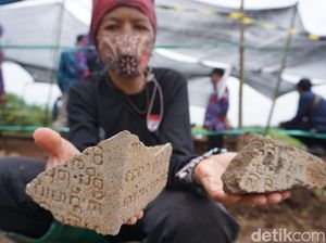 Ditemukan Prasasti di Mojokerto, Diperkirakan Lebih Tua dari Majapahit Ditemukan Prasasti di Mojokerto, Diperkirakan Lebih Tua dari Majapahit