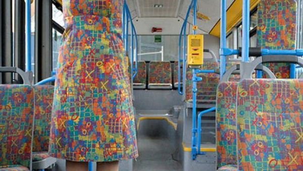 Seperti Editan, Orang-Orang Ini Bak Bunglon Berkamuflase dengan Sekitar