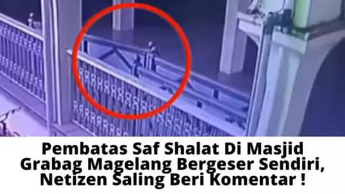 Tangkapan layar pembatas saf masjid di Magelang bergerak sendiri. Tangkapan layar pembatas saf masjid di Magelang bergerak sendiri.