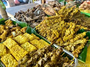 Makan Siang Menu Sunda yang Murah Sedap di 5 Warung Ini Makan Siang Menu Sunda yang Murah Sedap di 5 Warung Ini