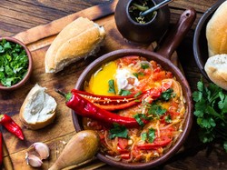 5 Makanan Ini Bikin Batuk Makin Parah, Termasuk Makanan Pedas