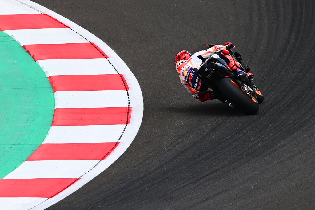 Sejumlah pebalap kembali memacu kecepatan motor mereka di Sirkuit Mandalika, Lombok Tengah, NTB. Hari ini jadi hari terakhir gelaran tes pramusim MotoGP 2022.