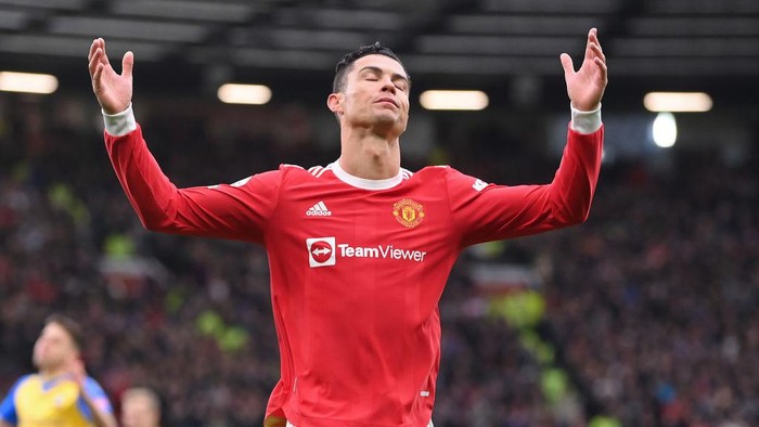 MANCHESTER, ENGLAND - FEBRUARY 12: Cristiano Ronaldo of Manchester United reacts after a missed chance during the Premier League match between Manchester United and Southampton at Old Trafford on February 12, 2022 in Manchester, England. (Photo by Laurence Griffiths/Getty Images)