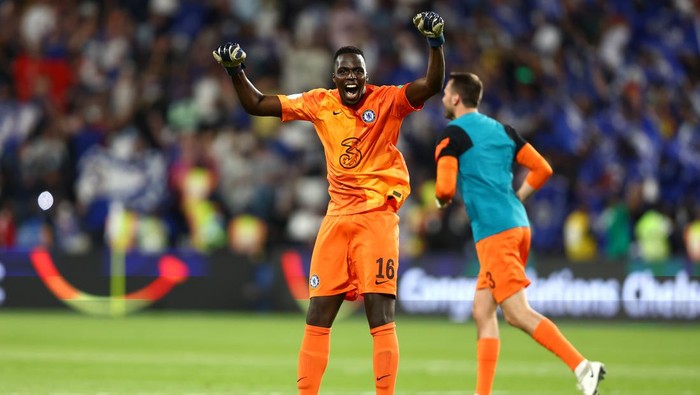 ABU DHABI, UNITED ARAB EMIRATES - FEBRUARY 12: Edouard Mendy of Chelsea celebrates after their sides victory in the FIFA Club World Cup UAE 2021 Final match between Chelsea and Palmeiras at Mohammed Bin Zayed Stadium on February 12, 2022 in Abu Dhabi, United Arab Emirates. (Photo by Francois Nel/Getty Images)