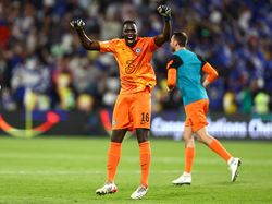 Edouard Mendy: 1 Minggu 2 Piala!