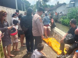 Bocah TK di Tulungagung Tewas Terseret Arus Sungai Bocah TK di Tulungagung Tewas Terseret Arus Sungai