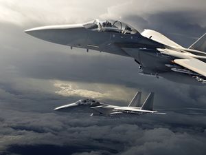 Timnas Polandia Terbang ke Qatar Dikawal Jet Tempur