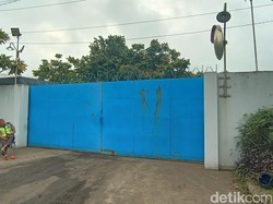 Setelah 14 Jam Kebakaran Pabrik Plastik di Pati Akhirnya Padam