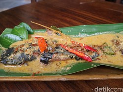 Gurih! Mangut Lele Asap Khas Bantul Kini Ada di Kudus