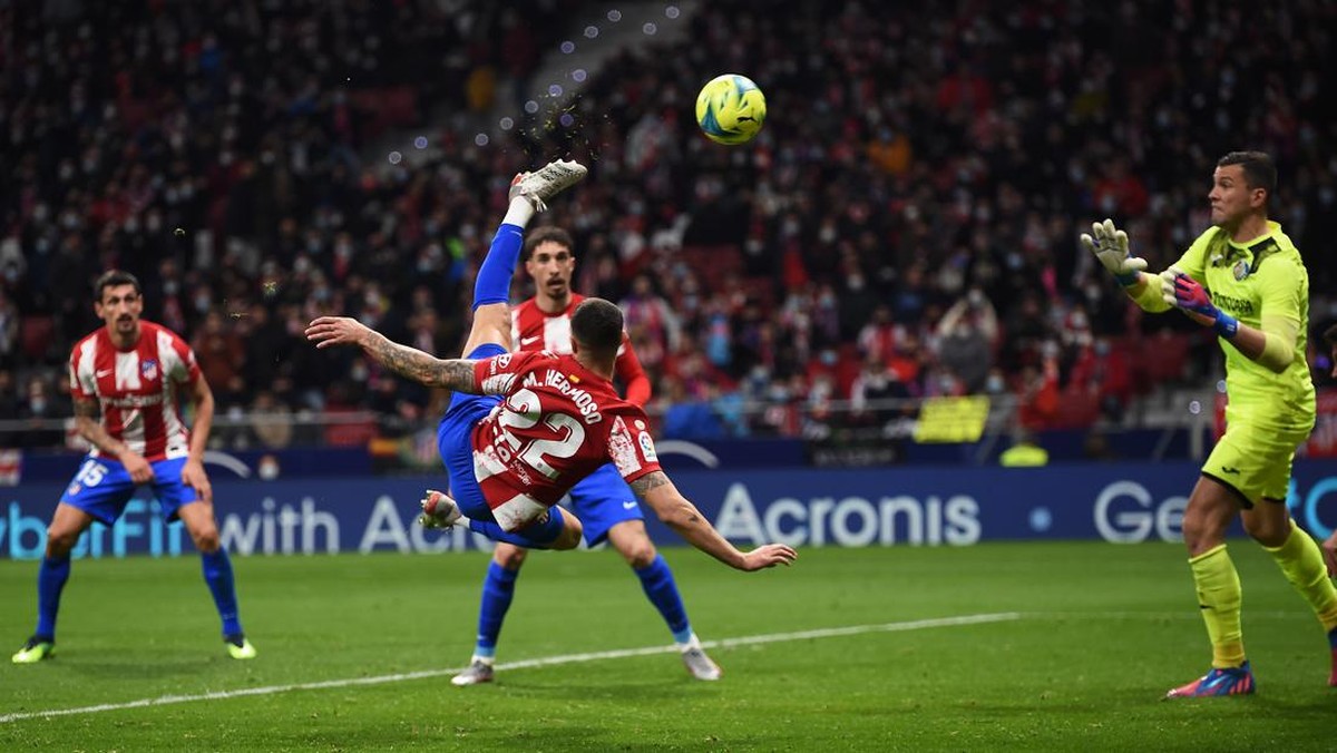 Gol Mario Hermoso yang menangkan Ateltico Madrid. (Foto: Getty Images/Denis Doyle)