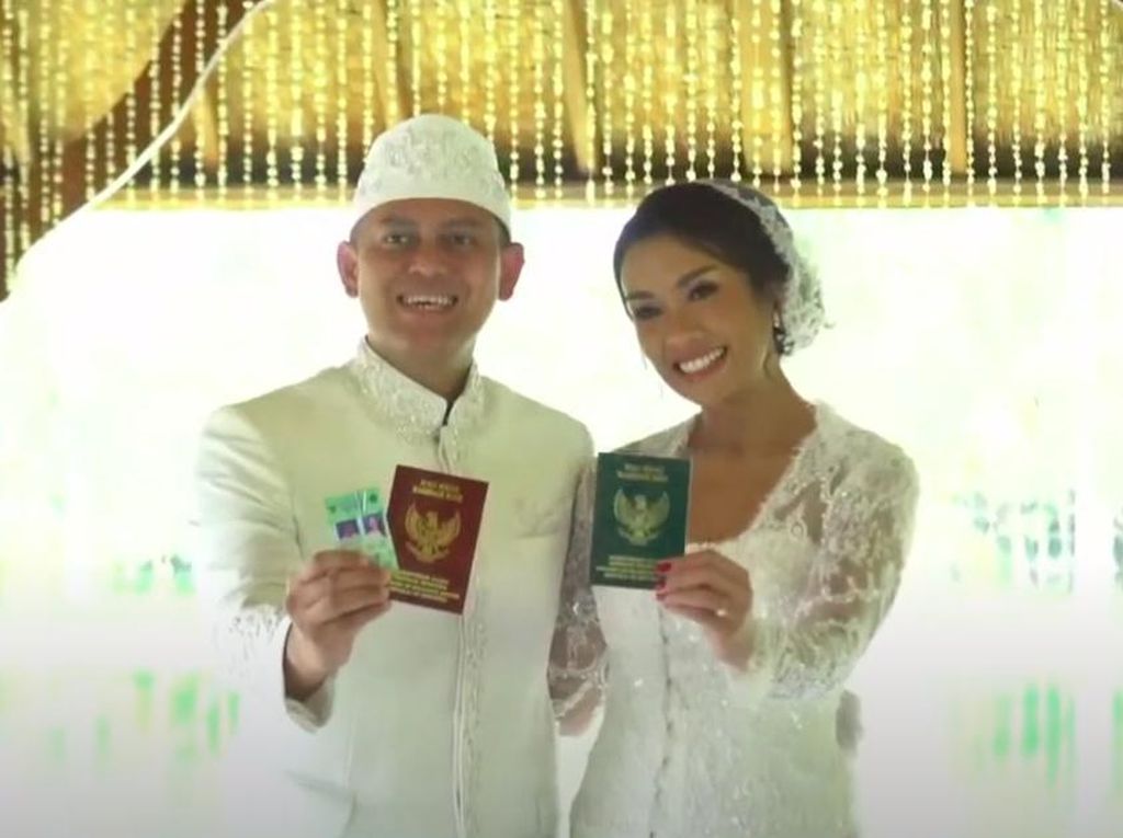 9 Momen Manis Melanie Putria Menikah Kedua Kalinya di Bali