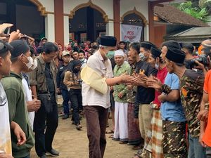 Ealah, Ganjar Juga Sambat soal Sinyal HP Saat Kunjungi Desa Wadas