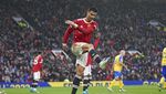 Kesalnya Ronaldo vs Southampton: Angkat Tangan, Protes Wasit