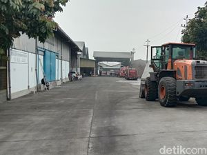 Ini Dugaan Penyebab 14 Jam Kebakaran Pabrik Plastik di Pati Ini Dugaan Penyebab 14 Jam Kebakaran Pabrik Plastik di Pati