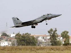 Polandia Siap Latih Pilot Ukraina Terbangkan Jet Tempur F-16