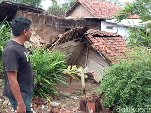 Tanah Bergerak di Tegal, 97 Rumah Rusak-Warga Mengungsi Tanah Bergerak di Tegal, 97 Rumah Rusak-Warga Mengungsi