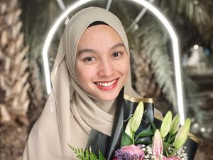 Tya Arifin Ditegur Gegara Model Hijab Mirip Biarawati