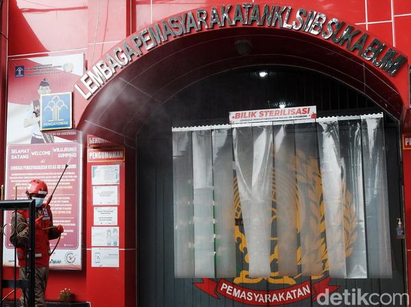 11 Petugas Positif Corona, Lapas Sukabumi Disemprot Disinfektan