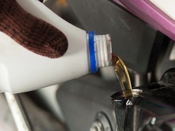 Rekomendasi Oli Motor Matic Terbaik di Indonesia