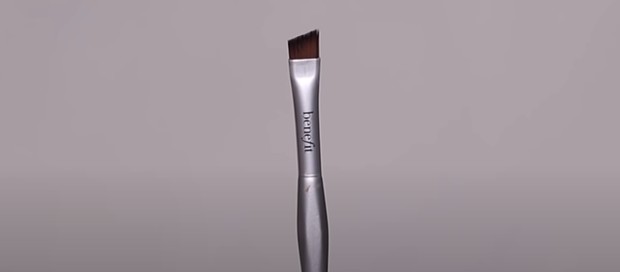 Angled Brush yang Multifungsi