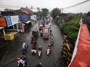 Luapan Sungai Bikin Pasuruan Dikepung Banjir