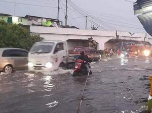 Jalan Raya Viaduk Gempol Masih Banjir, Pemotor Mending Cari Jalur Lain
