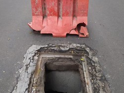 Awas Kejeblos! Penutup Drainase Dekat Perempatan Kuningan Raib