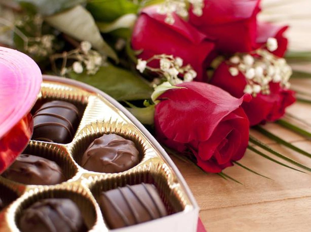 Hukum Menerima Cokelat Valentine dalam Islam Menurut Buya Yahya