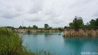 Potret Danau Biru Singkawang: Dulu Bekas Tambang, Kini Cantik Dipandang