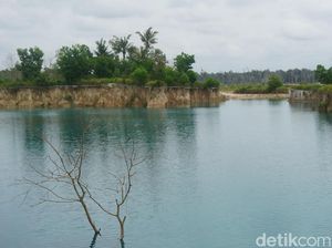 Danau Biru Singkawang, Bekas Tambang yang Menawan Danau Biru Singkawang, Bekas Tambang yang Menawan