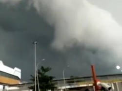 Viral Awan Mirip Ombak di Pelabuhan Merak, Ini Kata BMKG