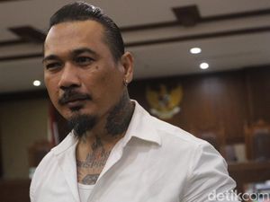 Sidang Tuntutan Ditunda, Begini Kata Jerinx Sidang Tuntutan Ditunda, Begini Kata Jerinx