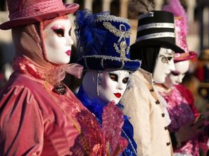 Gemerlap Festival Topeng Venesia Masuki Babak Baru COVID-19