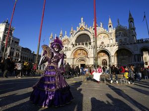 Ukraina Tetap Boleh Pajang Karya di Venice Biennale 2022 Meski Sedang Perang Ukraina Tetap Boleh Pajang Karya di Venice Biennale 2022 Meski Sedang Perang