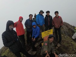 Menikmati Keindahan Terlupakan di Gunung Bulubaria Gowa Sulsel