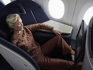 Potret Kursi Pesawat Kelas Bisnis Baru tapi Tak Bisa Direbahkan