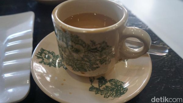 Foto Lotus Kopitiam, Tempat Ngopi Murah di Singkawang