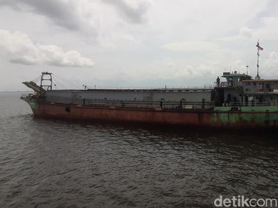 Momen KKP Tangkap Kapal Ilegal di Pulau Rumpat Riau