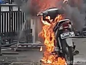 Berawal Mogok, Motor Pasutri di Pasuruan Tiba-tiba Ludes Terbakar
