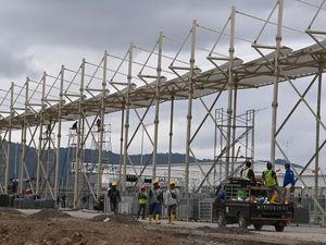 Penampakan Terkini Pembangunan Tribun Penonton Sirkuit Mandalika