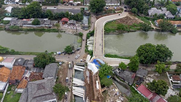 Jembatan Rp 10 M yang Ambles di Karawang Mulai Diperbaiki