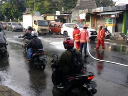 Ada Oli Tumpah di Jalan Jatiwaringin Bekasi, Lalin Sempat Macet